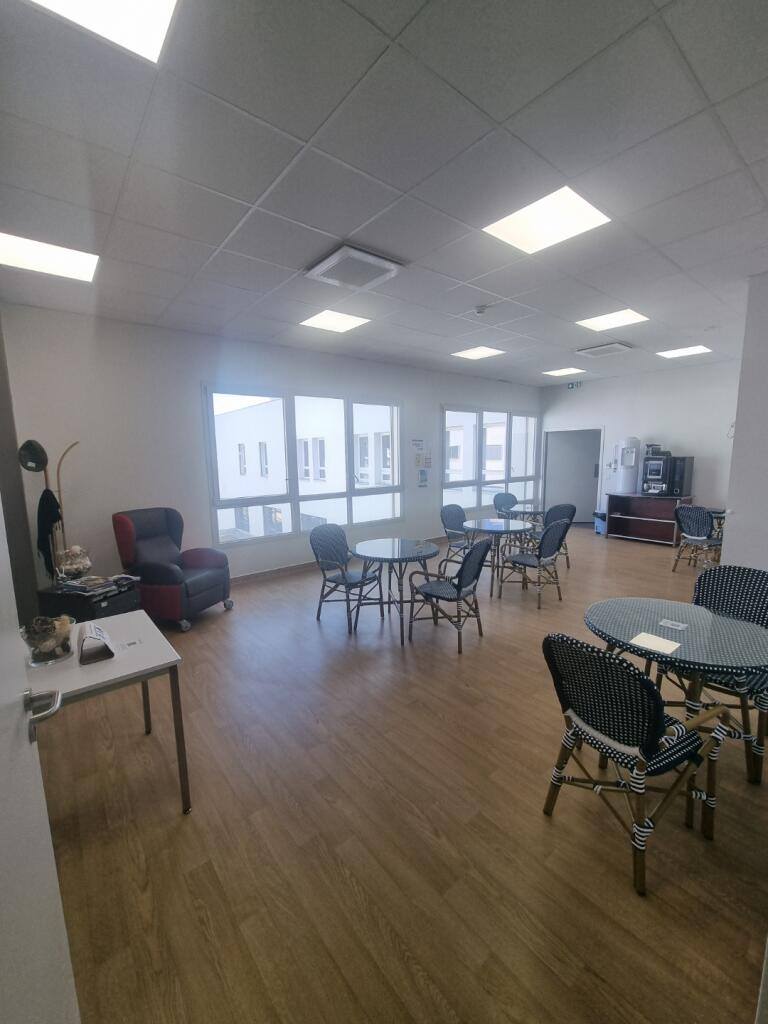 Salle de l’hôpital de jour de la Clinique des Côtes du Rhône